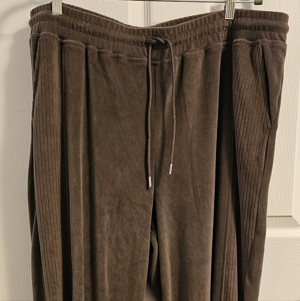 Daisy Fuentes 1X Jogger Pants Brushed Beige Elastic Waist Drawstring Pockets